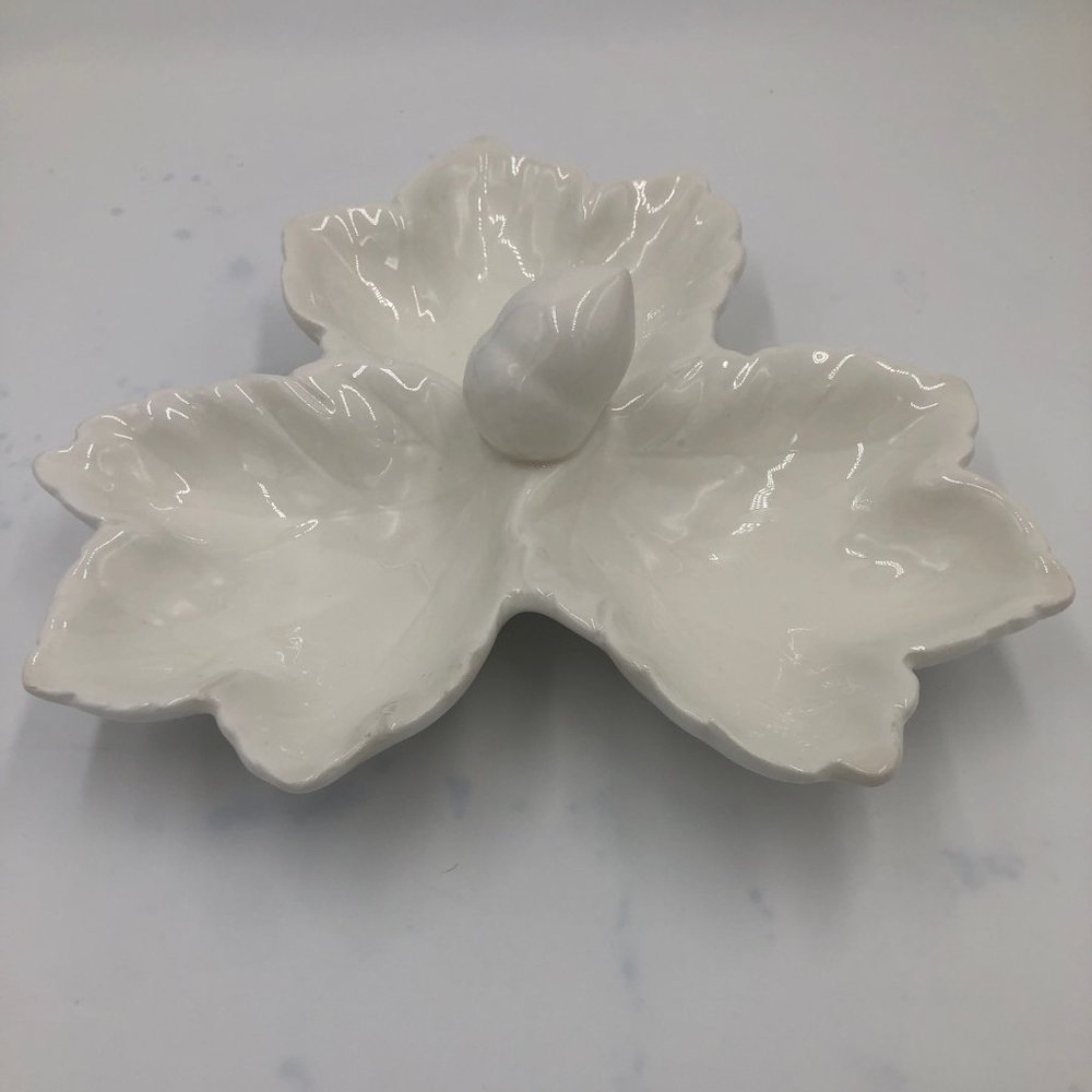 3-Leaf Serving Dish